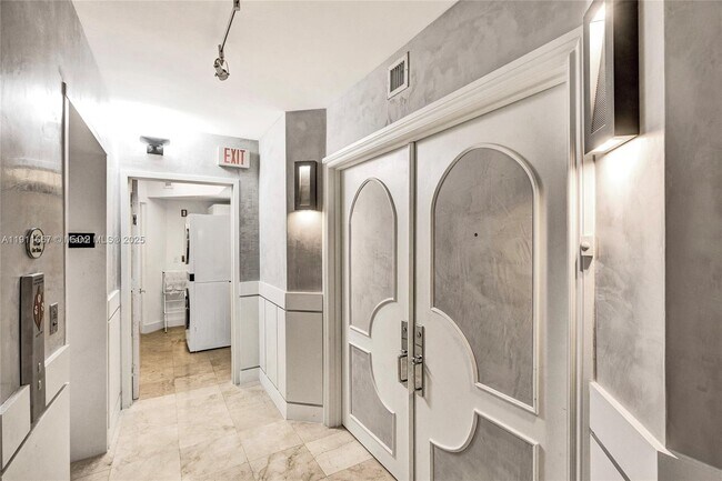 Building Photo - 19111 Collins Ave