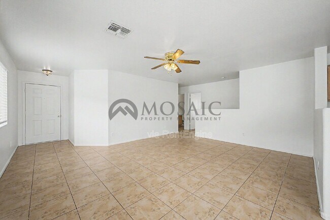 Building Photo - 1004 E Cowboy Cove Trail
