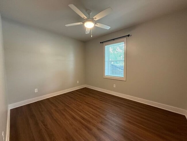 Building Photo - Modern 2 Bedroom Condo in the Heart of Melrose