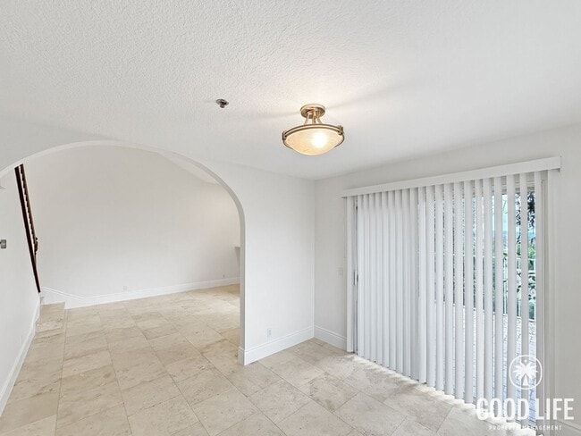 Building Photo - Fully Renovated End-Unit 3BD/2.5BA in Lake Forest with Views, Private Yard & 2-Car Garage