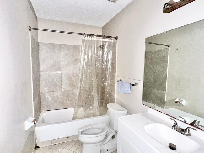 Building Photo - 2067 Goldbrier Ln