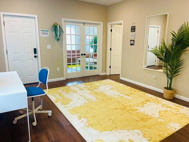 Building Photo - 2621 Edwin St