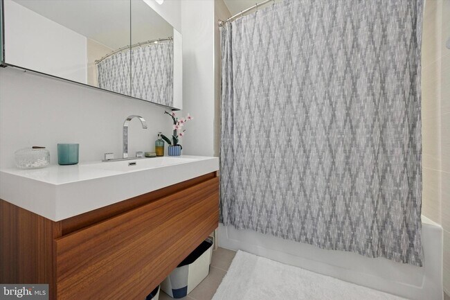 Building Photo - 620 N 3rd St