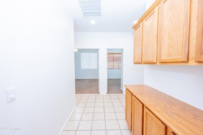 Building Photo - 40930 N Wild West Trail