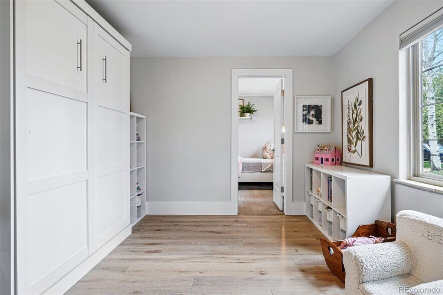 Bedroom/Office/Playroom - 796 Ivanhoe St