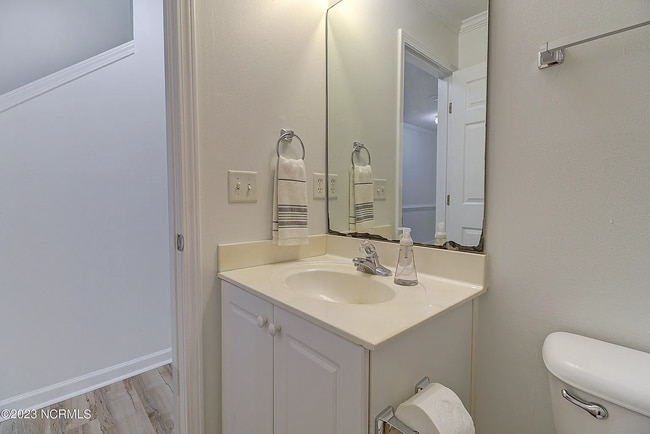 Building Photo - *** Promotion -- Sign lease by January 31 and receive $1000 off first months rent!!  Charming 3 B...