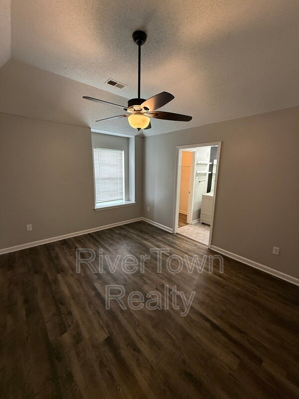 Building Photo - 4625 Crestfield Rd