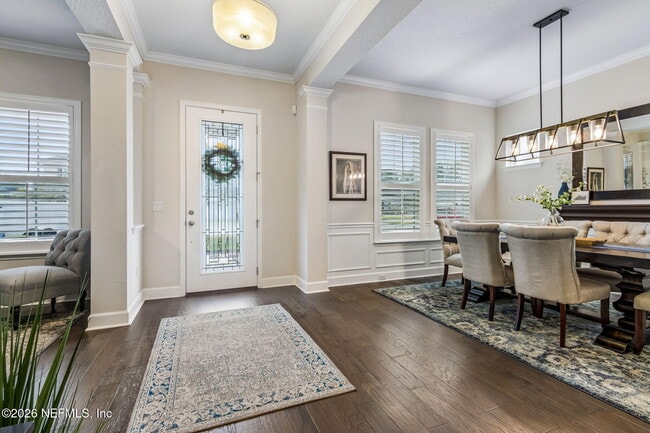 Building Photo - 209 Manor Ln