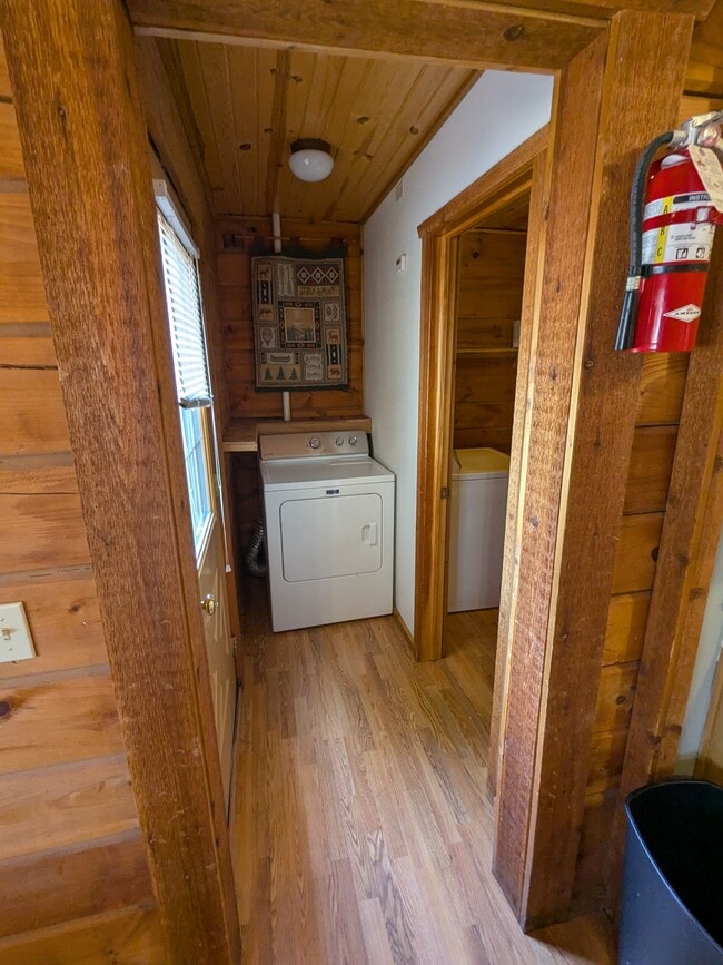 Building Photo - 725 Skatepark Court