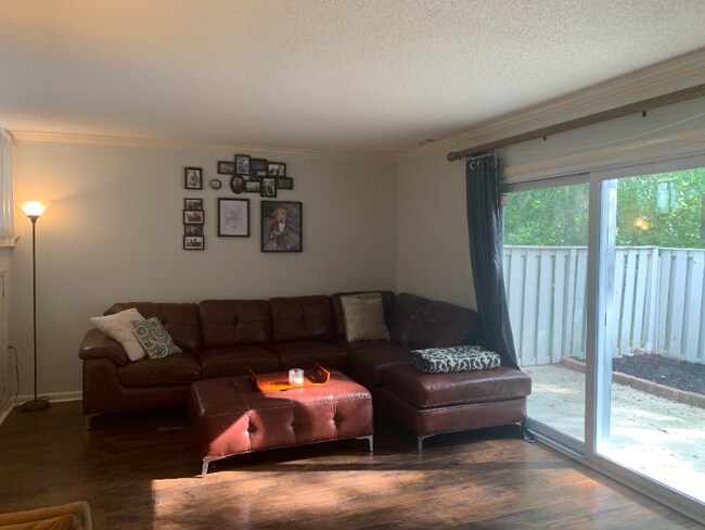 Building Photo - 7314 Sandy Creek Dr