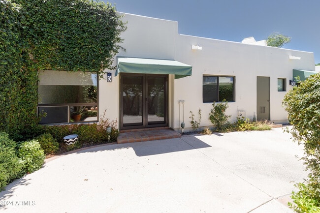 Building Photo - 5101 N Casa Blanca Dr
