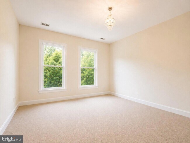 Building Photo - 1824 Potomac Greens Dr