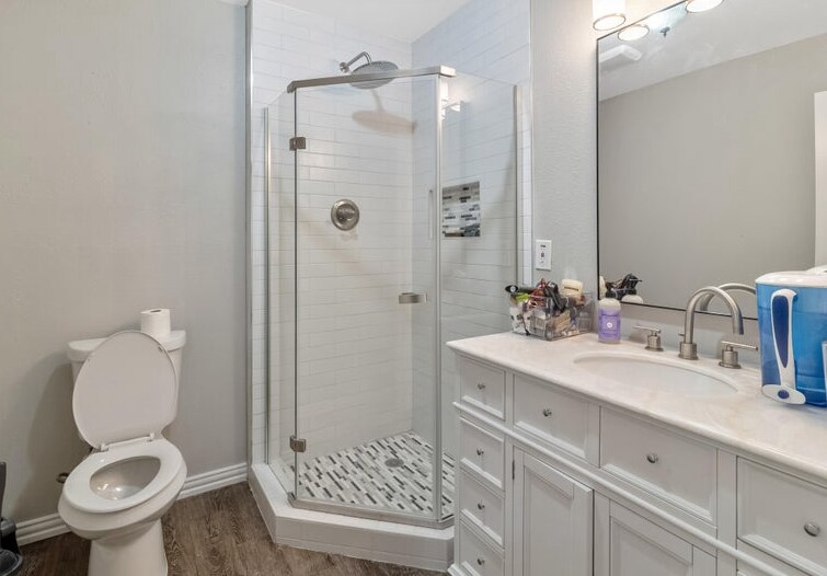 Building Photo - 2500 Fallcreek St