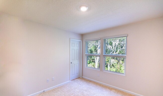 Building Photo - Pet Friendly, St. Augustine Townhouse, Beaches and Shopping