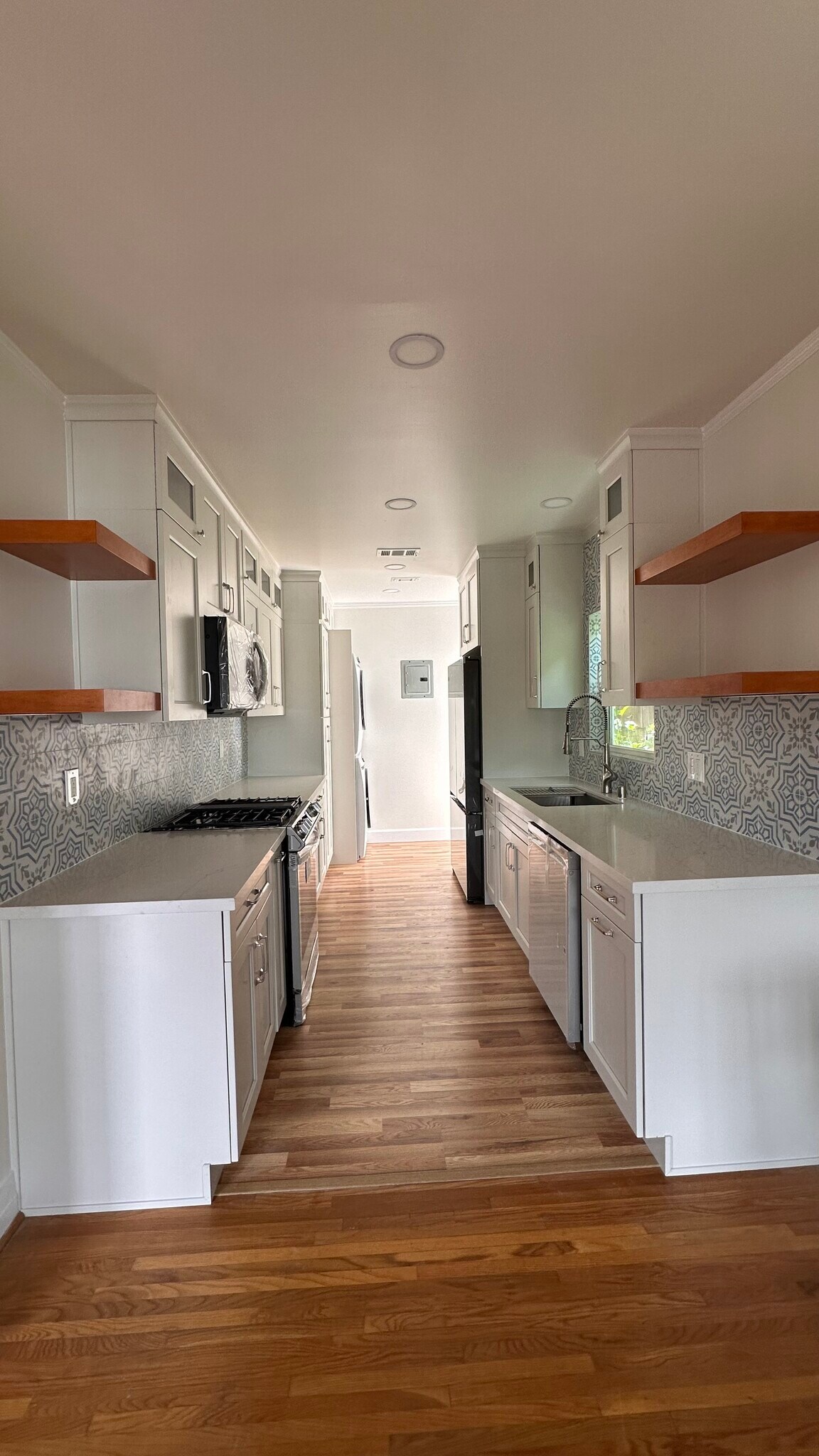 Building Photo - 3351 Hamilton Way