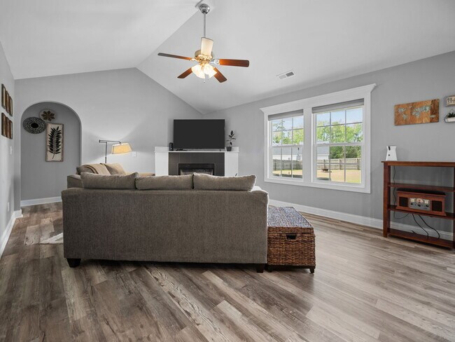 Building Photo - 309 Forbes Ln