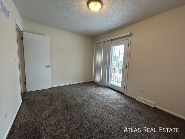 Building Photo - Receive $500 off at move in! 3 Bedroom 1.5...