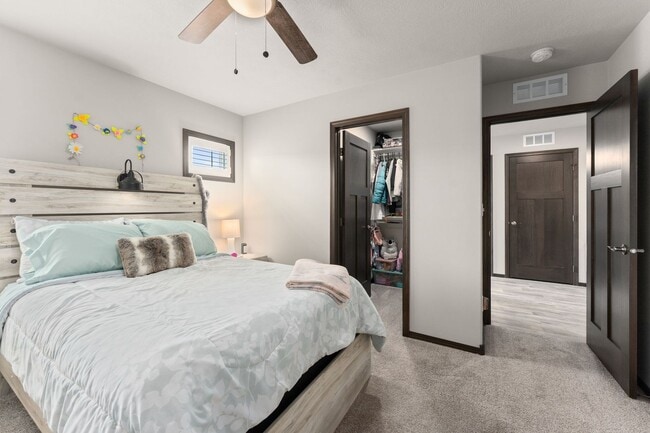 Building Photo - 4500 E Whisper Ridge Pl