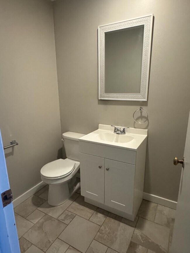 Building Photo - 5111 Cleveland Ave