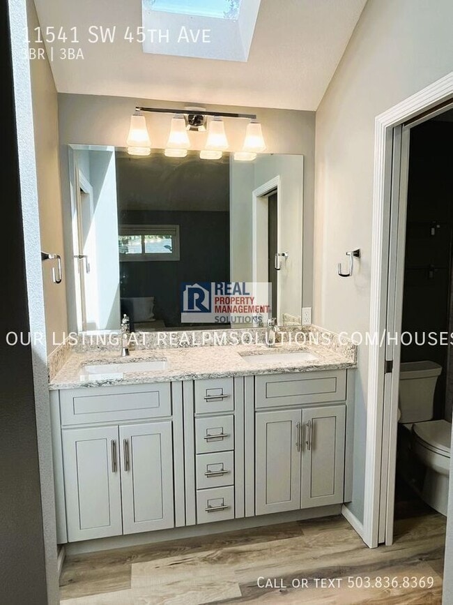 Building Photo - 11541 SW 45th Ave
