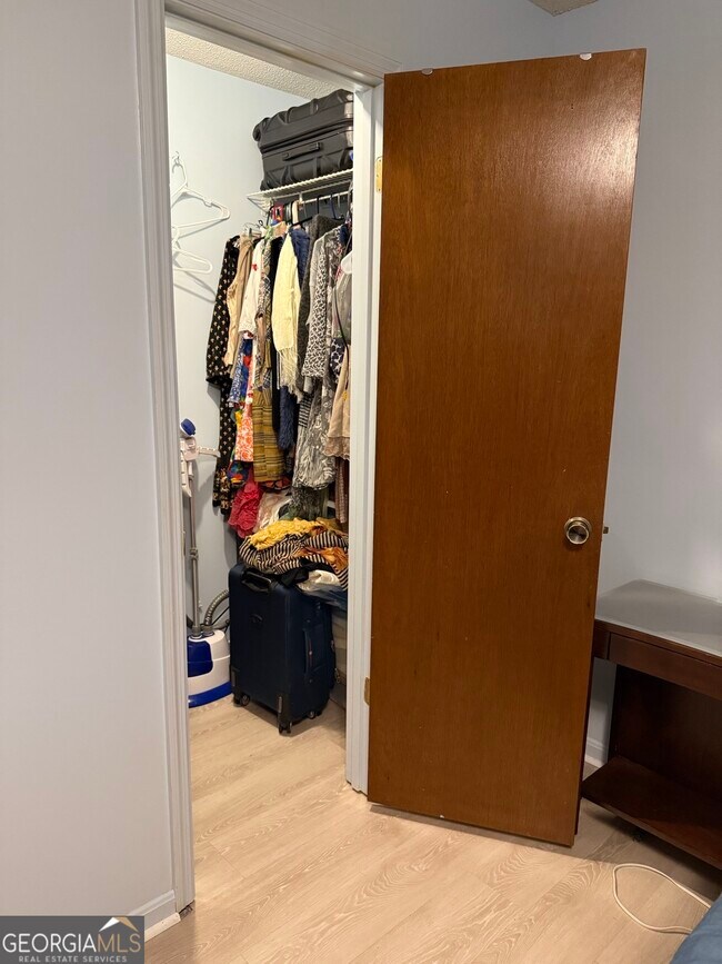 Building Photo - 101 Smoke Rise Dr