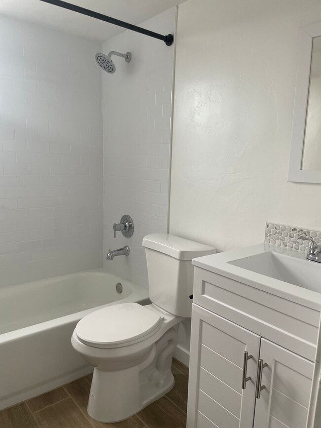 Building Photo - Remodeled Hidden Gem! Coming Soon!