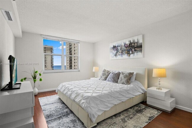 Building Photo - 2501 S Ocean Dr