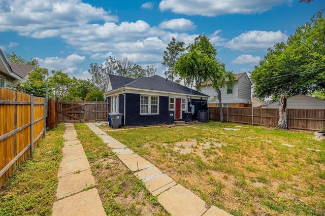 Building Photo - 2741 Ivandell Ave