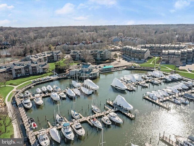 Building Photo - 7024 Channel Village Ct