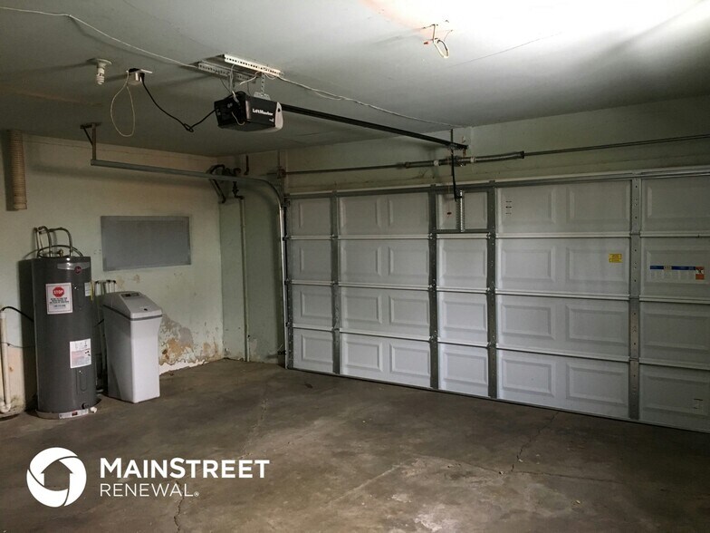 Building Photo - 2612 Springfield Dr