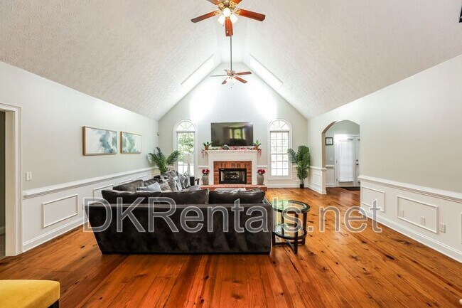 Building Photo - 4775 Jones Rd