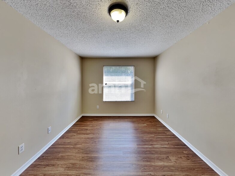 Building Photo - 1415 Loretto Cir