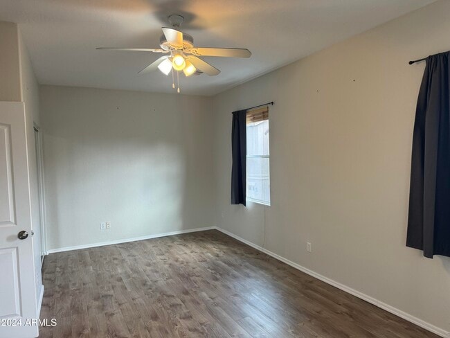 Building Photo - 446 N Alder Ct