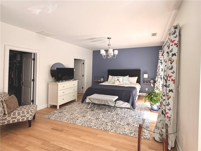 Building Photo - 3232 Brookview Rd