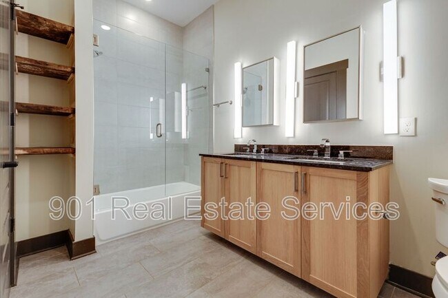 Building Photo - 124 Monroe Ave