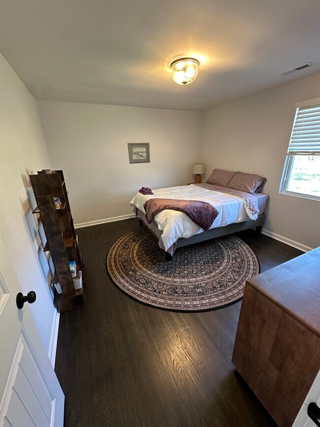 Building Photo - 2828 Emery Dr