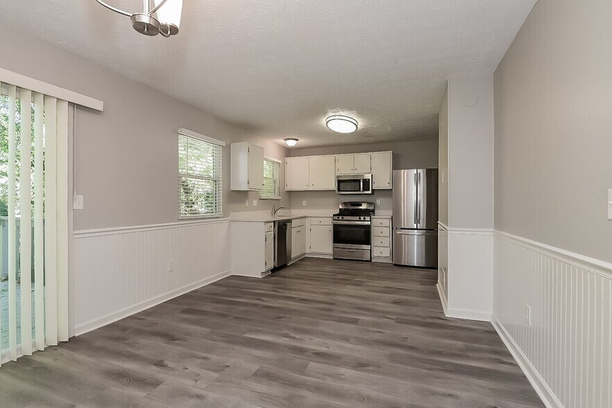 Building Photo - 895 Highland Terrace NE