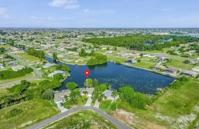 Building Photo - 915 SW 1st Terrace