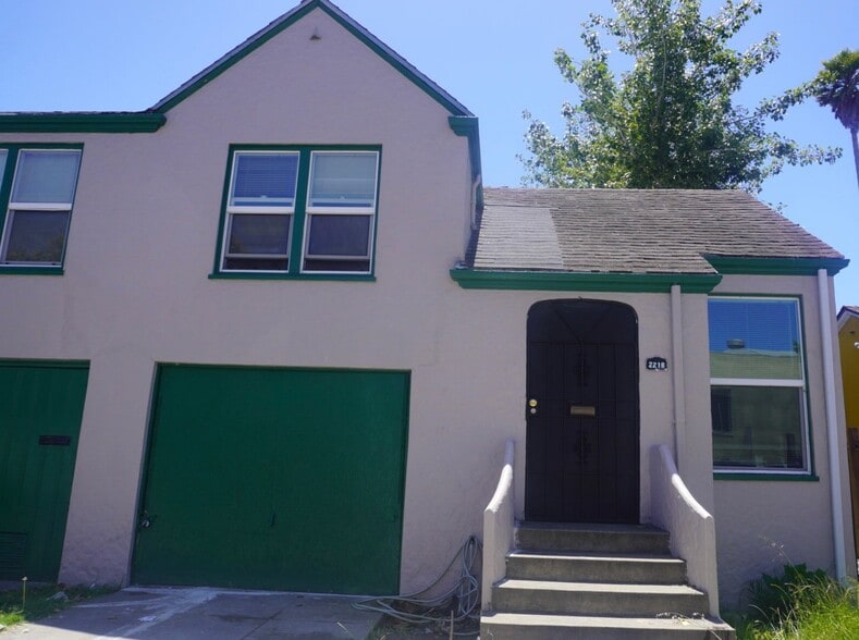 Building Photo - 2218 Virginia Ave