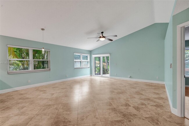 Building Photo - 8820 Woodside Ct