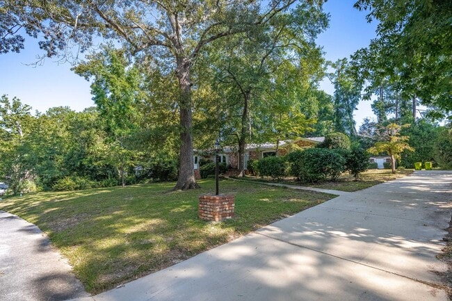 Building Photo - 3533 Greenleaf Rd