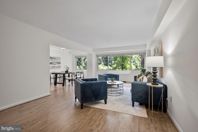 Building Photo - 4201 Cathedral Ave NW