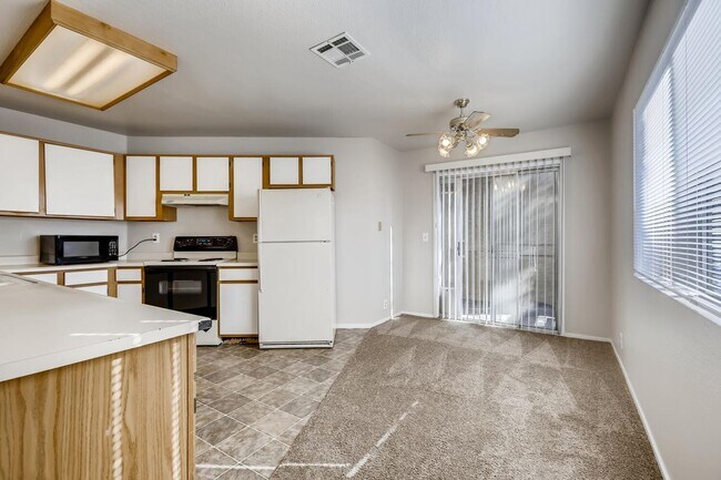 Building Photo - Stunning 2 Bedroom 2 Bath 2nd story condo