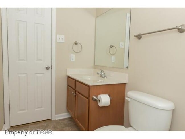 Building Photo - 422 Kirkcaldy Ct