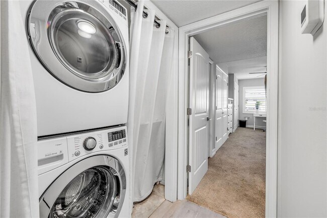 Building Photo - 2100 N Peninsula Ave