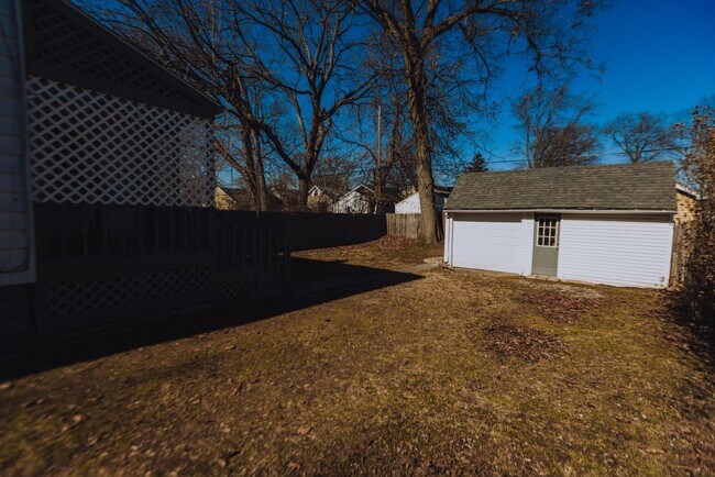 Building Photo - 1806 Marne Ave