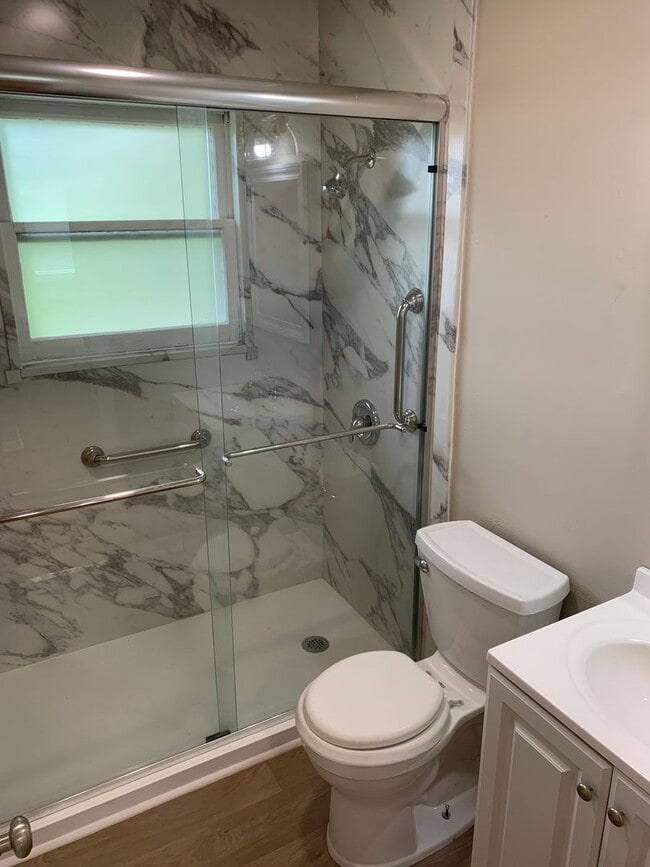 Building Photo - Freshly Renovated 3-Bedroom, 1-Bath