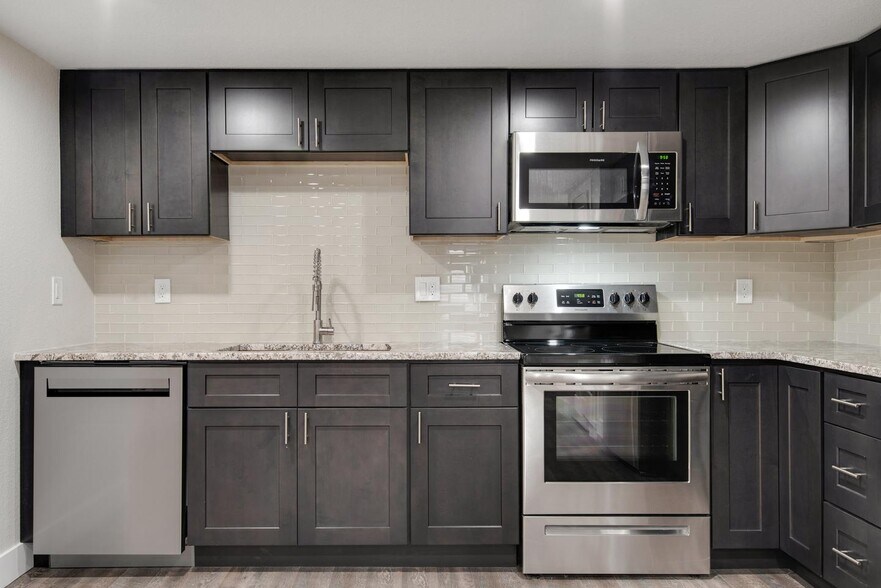 Building Photo - Striking Columbia Heights home near Berkeley Lake Park