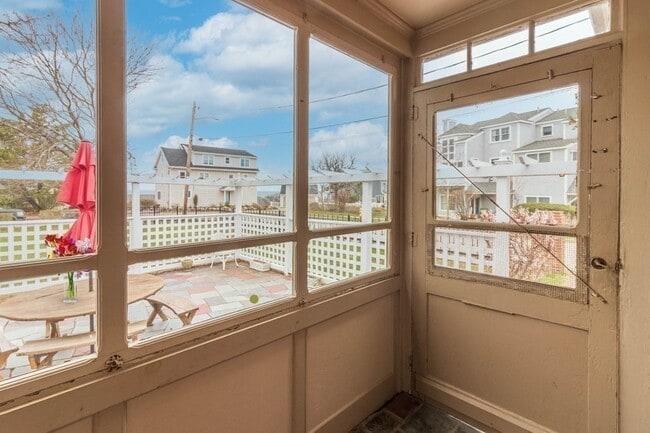 Building Photo - 16 State Park Rd