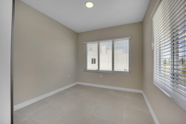 Building Photo - 13825 SW 262nd Ln
